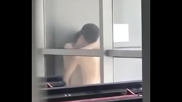 Gerebekan Mesum Di Gym Kampus, Bikin Basah Semua Yang Nonton
