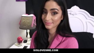 Sislovesme – Adik Tiri Abg (jasmine Vega) Disogok Biar Ngemut Kontol Gue