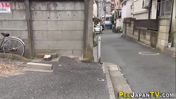 Orang Asia Ini Ngelepasin Hawa Nafsunya Sendiri, Basah Kuyup Nikmatin Sensasi Panas.