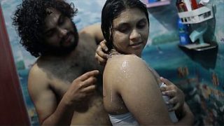 Cewek India Di Kamar Mandi, Mandi Bareng Kakak, Panas Dan Mesum
