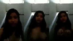 Gadis Pamer Dada Besar Buka Janji, Katanya Mau Ngeyel