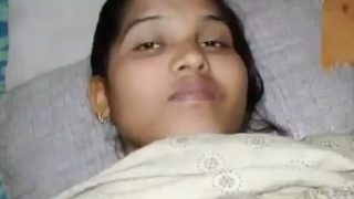 Gadis Pegawai Toko Bunga India, Keerthi, Digarap Habis-habisan Di Rumah.