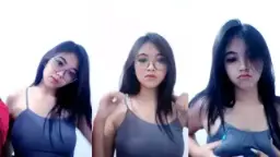 Uting Toket Bulat Vanii Nakal Live Bareng Bestie, Mulus Pol Sambil Gregetan