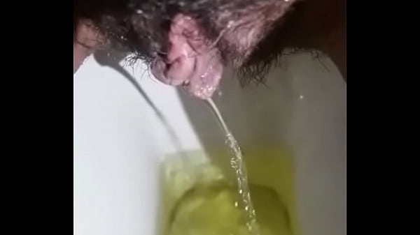 Cewek India Desi Ngocok Sambil Pipis, Becek Basah Bikin Makin Horny