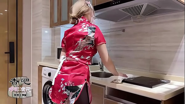 中华娘cos太骚了，我直接冲上去狠狠来了一发。