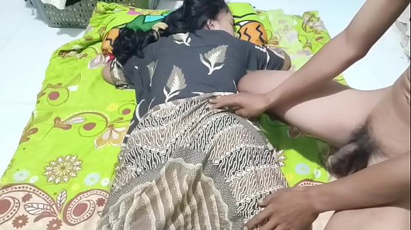 Ngentot Bu Ratna, Istri Sepi Yang Butuh Pelukan Dan Nafsu