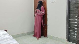 Malu-malu Tapi Ngehe, Cewek Hijab India Pertama Kali Digenjot Di Tempat Terbuka.