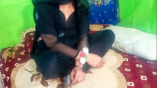 Ibu Mertua Berjilbab Hitam Digebrak Anal Brutal Sama Kontol Si Adik Ipar, Gaya Doggy Ngewe Ngenyangin.
