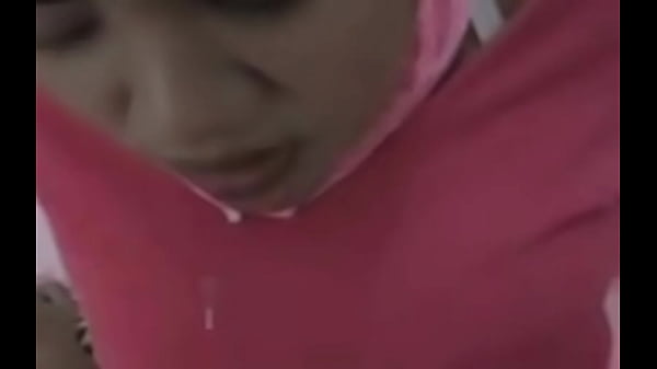 Buka Jilbab, Nikmatin Tiap Sentuhan Panas Di Balik Kain.