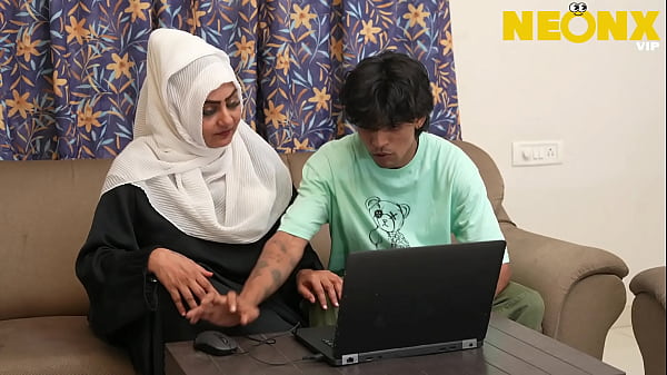 Hijab Cewek Kepergok Bokep Sama Kakak Tiri Lagi Mainin Diri Sendiri