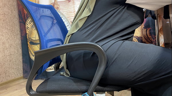 Perempuan Arab Berhijab Ngocok Lewat Celana Dalem Sambil Kerja
