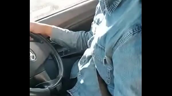 Tubuhmu Yang Basah Kuyup, Siap Kubuka Satu Per Satu Rahasia Liarnya.