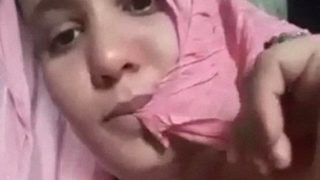 Bokep Desa, Tante India Montok Remas-remas Susu Gede.