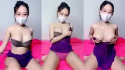 Ngemut Susu Montoknya Indy Sampe Becek