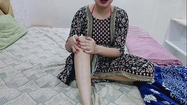 Malam Itu, Kakak Tiriku Sendirian Di Kamar, Aku Pun Masuk Dan Mulai Meraba Tubuhku Sendiri Sambil Mengelus Bagian Intimku Di Depannya.
