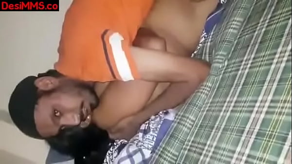 Mast Malmal Gaand Wali Meri Desi Bhabhi Ke Chikne Jism Ki Nami