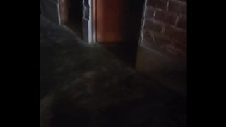 Gue Dikasih Masuk Rumah Sama Ibu Muda Seksi, Bayar Doang Biar Bisa Main