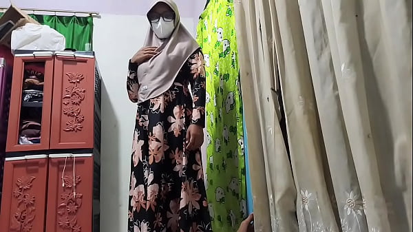 Bu Guru Lihat Murid Lagi Coli, Langsung Diajak Kencan Ngentot Di Kelas.