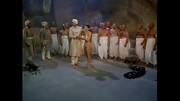 Makam India Yang Bikin Basah, Penuh Rahasia Menggoda Di Balik Batu Nisan.