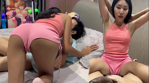 Ibu Tiri Panas Puasin Nafsuku, Dia Biarin Aku Rekam Juga!!