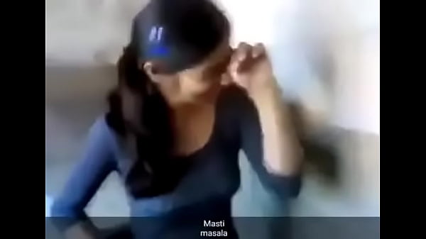 Desi Cewek Seksi Mulai Buka-bukaan…