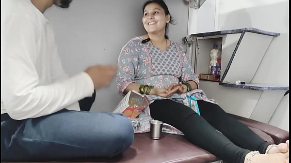 Ibu Tiri Ngewe Di Kereta Dari Kashmir Sampai Kanyakumari, Makin Jauh Makin Basah.