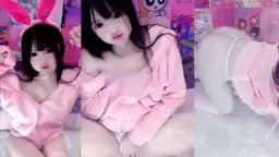 Ara Chuu Pake Jaket Pink Doang, No Bra – Foto Sama Video Bokep Arachu Paling Hot.