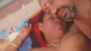 Desi Baba Lagi Nikmatin Boker Sama Pengikut Setia, Video Panas Abis