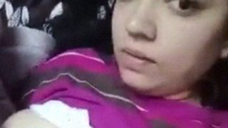 Indian Teenage Girl Showing Badi Boobs