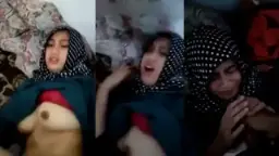 Jilbab Ibu Guru Tembus, Murid Keras Di Dalam