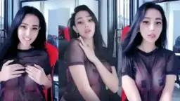 Penting Banget Kak Chikita Remas Susu Montoknya