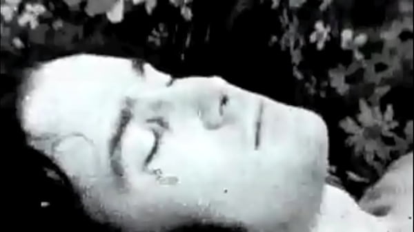 Gelap Malam, Mainan Tua: Kisah Ibu-ibu Nakal Dari Rahasia Hidup Seorang Pria Victoria.