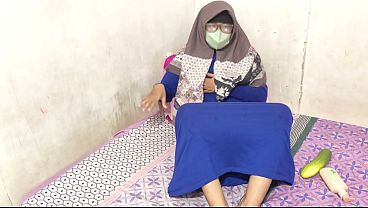 Cewek Hijab Indonesia Colmek Sampe Basah Kuyup