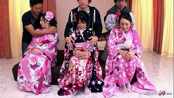 Langka! Pesta Seks Jepang Bareng Tiga Abg Jav Imut, Bulu Kemaluan Lebat Bikin Makin Liar