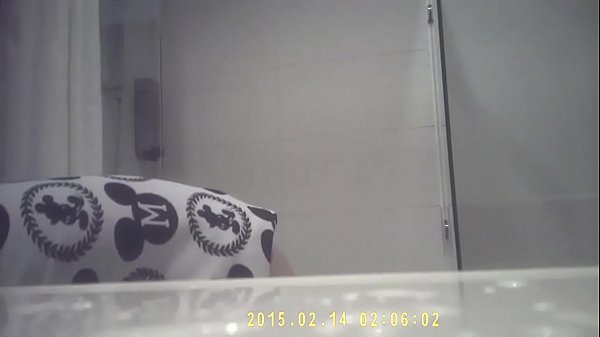 偷拍姐姐小奶诗诗洗澡,湿身诱惑让人硬到不行