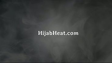 Gadis Jilbab Kaku Dikeroyok Bergiliran Di Kantor