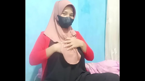 Gadis Hijab Crot Pakai Dildo Sampe Muncrat Kelojotan.