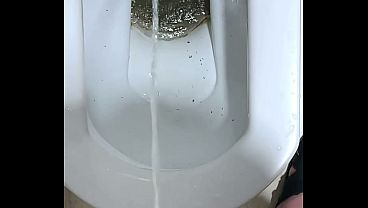 سعودية من الرياض نار تشيش ونيكن مع عشيقها خيانة زوجية سكس عربي جديد