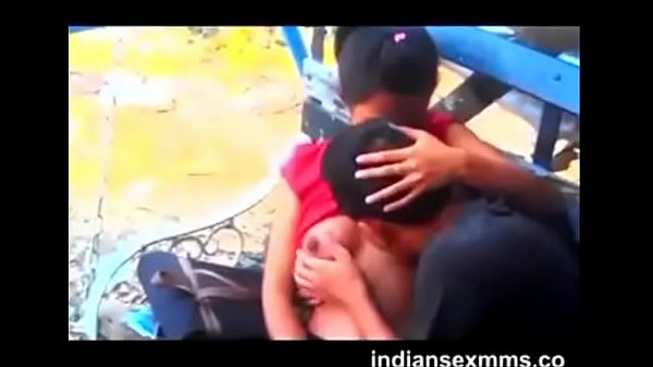 Desi Lovers Hisap Pentil Montok.