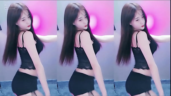 Cô Gái Trung Quốc Uốn éo Trên Thang, Body Nóng Bỏng Trong Bộ Ren đen Cực Gợi Cảm