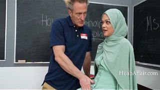 Hr Gadis Arab Digebrak Bertubi-tubi Sama Kolega-koleganya