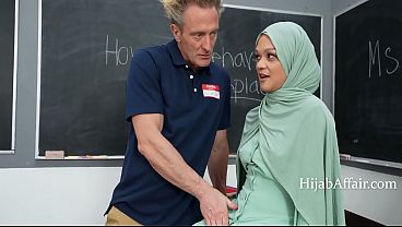 Hr Gadis Arab Digebrak Bertubi-tubi Sama Kolega-koleganya
